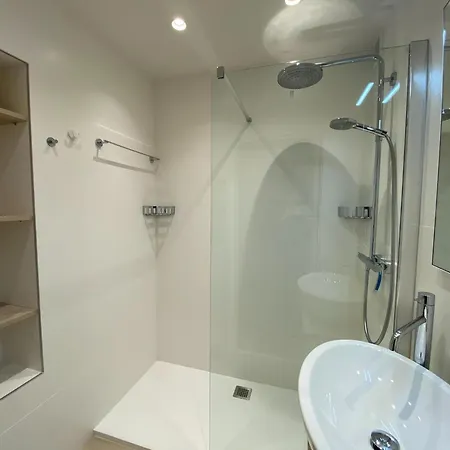 In With Stunning Sea Views Lejlighed